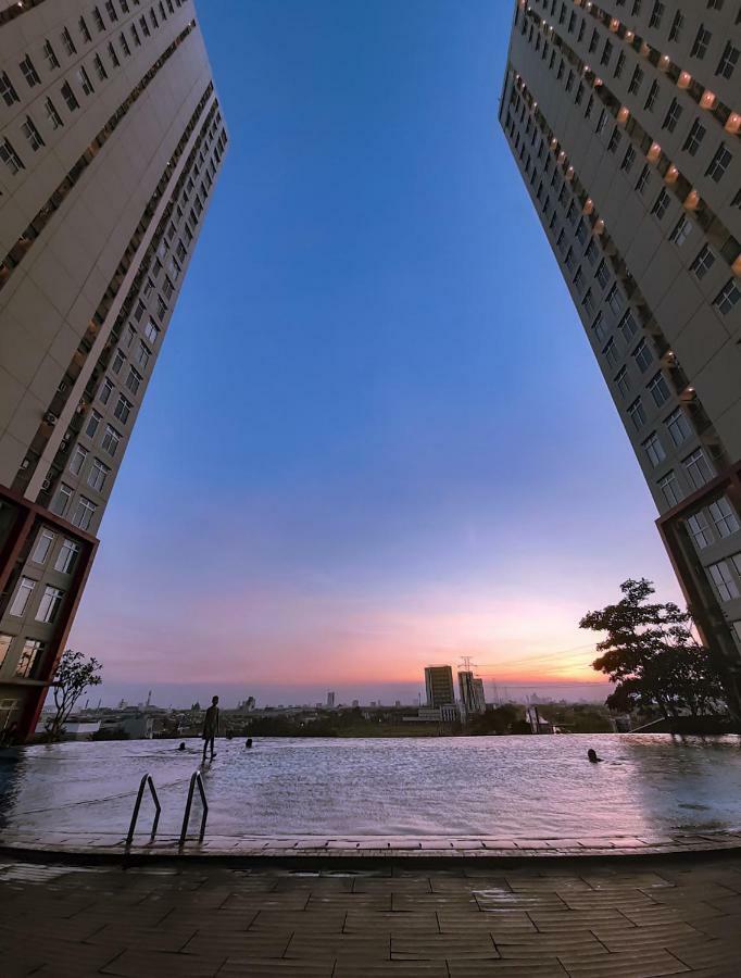 Hotel Gunawangsa Merr Surabaya Exterior photo